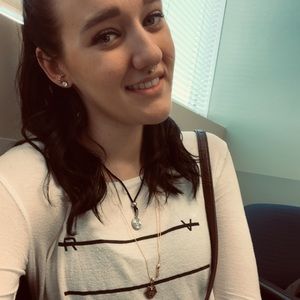 Meet your Posher, Nicole